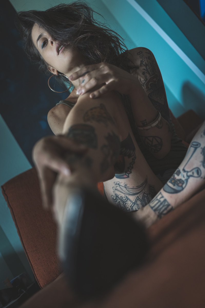 RoyalAk420's tweet photo. Follow me on my ONLYFANZ for more
Me for NerodiVenere

#inkedmodel #nude #tattoo #alternativemodel #nudeart #italian #sensuality #sexygirl #feetgirl #feetlover #tattoo #sensuality #sexygirl #sexy #hotgirl #hotgirl #onlyfans #onlyfanscreator #uncensored #hotcontent https://t.co/DY3orsTu6A