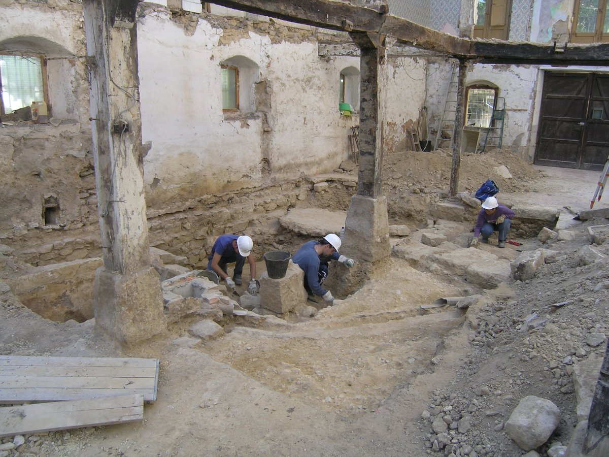OndareBabesa's tweet photo. Se ha publicado la Orden Foral con la convocatoria de ayudas para intervenciones arqueológicas realizadas como consecuencia de obras que afecten a las zonas arqueológicas situadas en el Territorio Histórico de Álava. 
Más información ⬇️
https://t.co/u4xEjErbiQ https://t.co/gsmPgtz04f