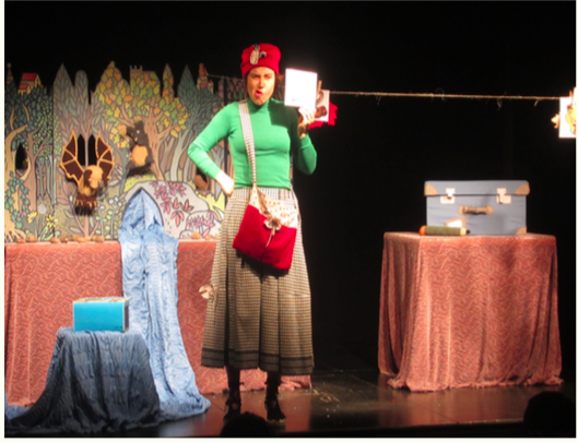 El dia 10 de juliol  festa major de Sant Antoni Espectacle familiar ACCESSIBLE a persones amb discapacitats visuals, auditives. Les mesures : visita tàctil a l'escenari i actores, audiodescripció i interpretació a la llengua de signes. Us esperem a lAvda Mistral en l'envalat