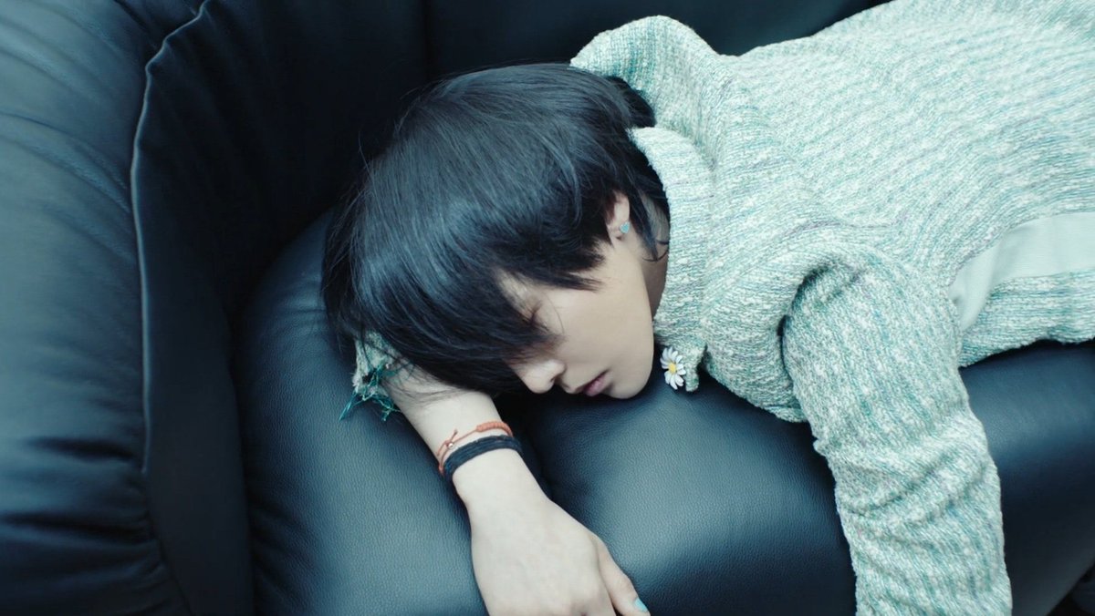 #GDRAGON x TS Shampoo (2)