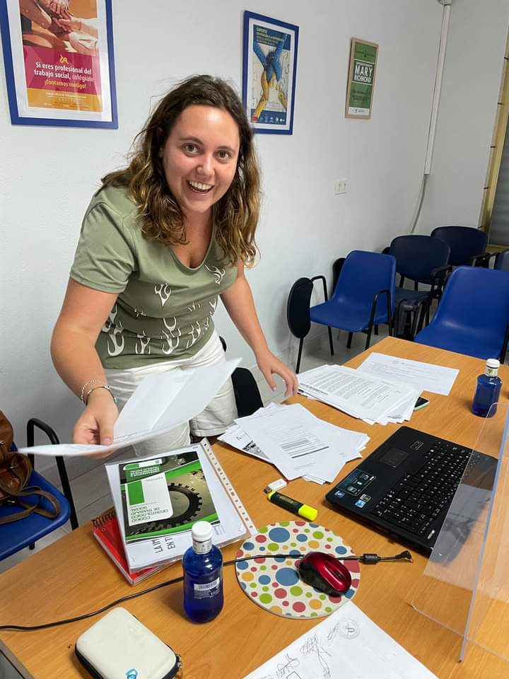 La pasada semana finalizó sus prácticas en el Colegio Marta Reyes.Para nosotras ha sido una gran satisfacción poder compartir este tiempo con ella y esperamos haber podido aportar nuestro granito de arena en su desarrollo profesional.