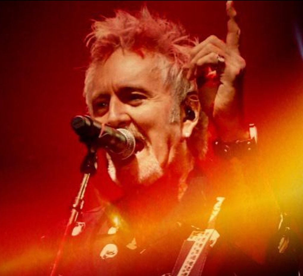 Wooohooo!!! Counting down the hours to the 27th (!) Songs &amp; Memories online gig which is happening TOMORROW 1st JULY at 8pm UK time through <a href="/stageit/">StageIt</a> 🤘🎶🎤
Grab your ticket through stageit.com/Plinkon/99351, grab a drink, join in and sing along! See you tomorrow 🎸🥳🥂🍀❤