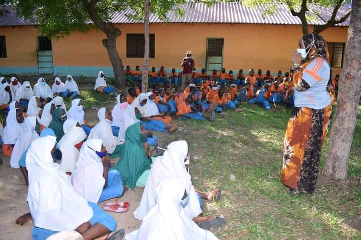 focuscbo's tweet photo. In addressing the issue of #SRHR and #menstrualhygiene kwale focus visited kombani primary for a mentorship program with an aim of creating awareness about #SRHR and #menstrualhygiene @KenyaYwca @DSWKenya @Amref_Kenya @Beth2kawira @JamiiAction @BaseTitanium @gatesfoundation https://t.co/THnxGqCrzx