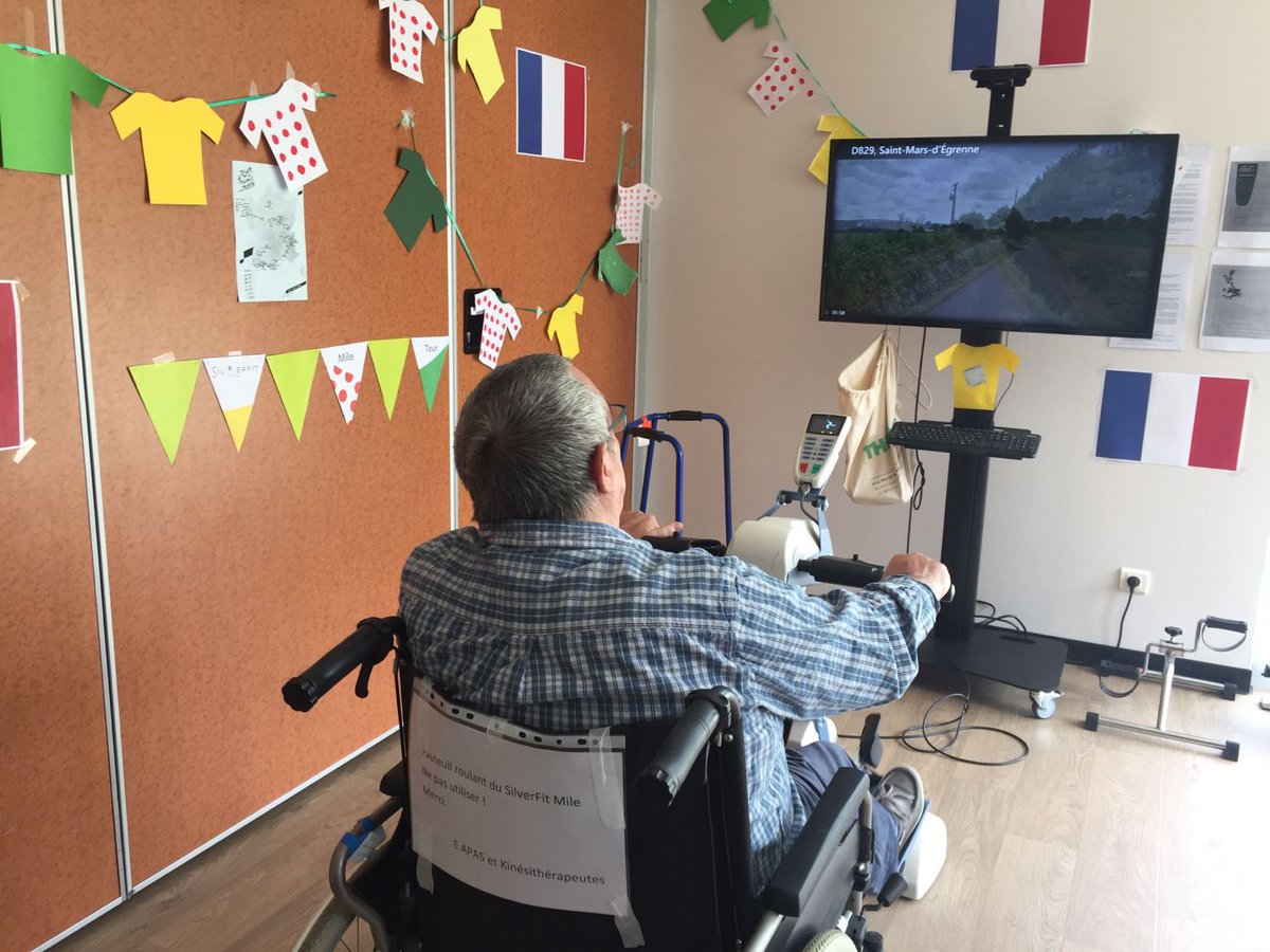 SilverfitF's tweet photo. Quel bonheur de voir des activités aussi conviviales avec les résidents. Sans nul doute, avoir les efforts récompensés avec de beaux gâteaux aux pommes motive encore plus à pédaler.
Bravo à l'#ehpad Simone Jacques!

#tourSFmile2021 #silverfit #bienvieillir #cyclisme https://t.co/4XQ48rXoOy