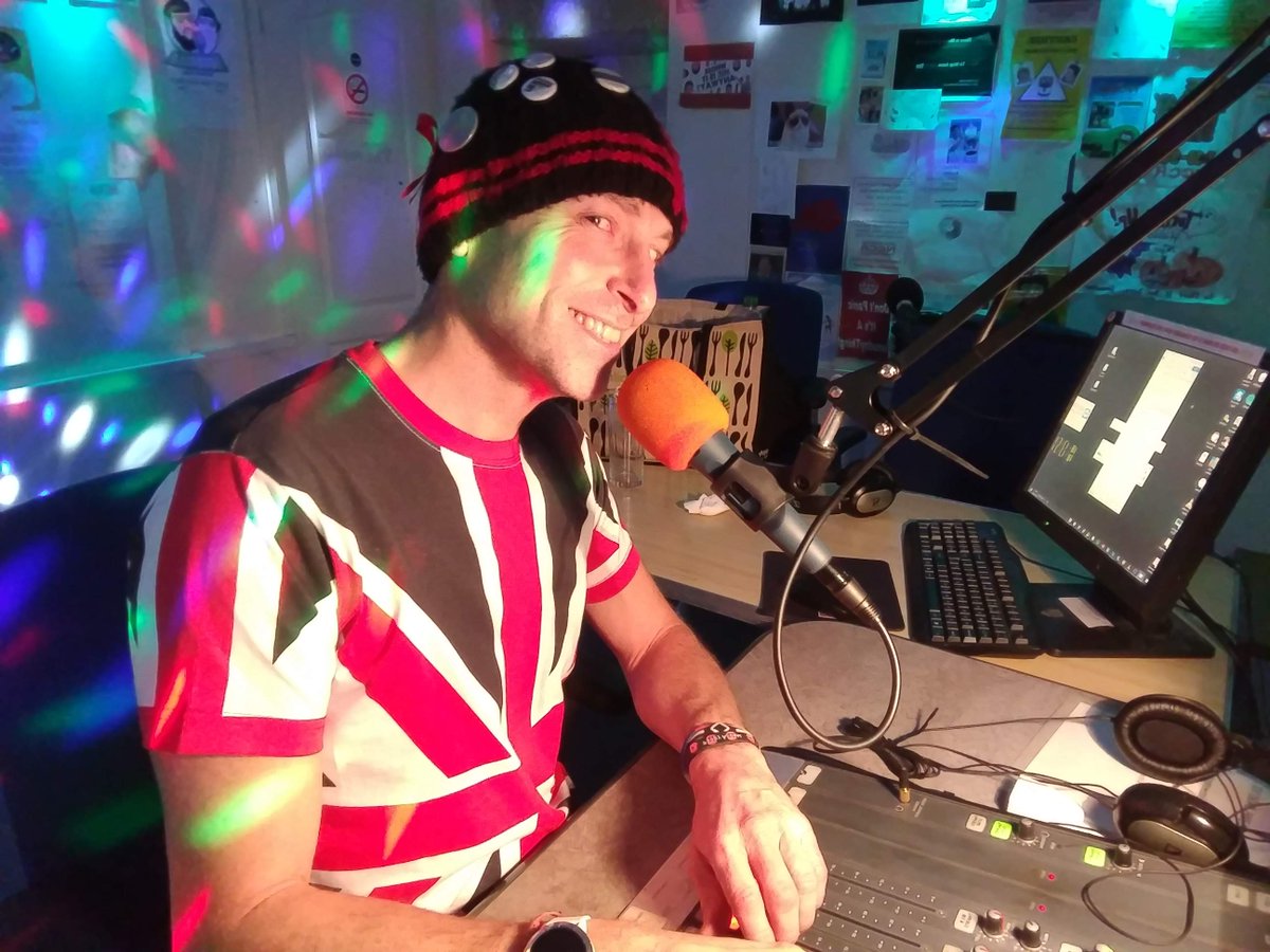 chriswatts1965's tweet photo. 3/ Tonight's #newmusic #indiesynth #InTheMoog show on @NCCRradio 7pm UK ft:  @emmakingmusic @BELLHEADband @samanthaT467 @FlipMyBeatz @SuddenCreation @DJDaniTamayo @Sapphira_Music @trevasmusic #FullFrontalDisco .... https://t.co/pvl7yt6RVV