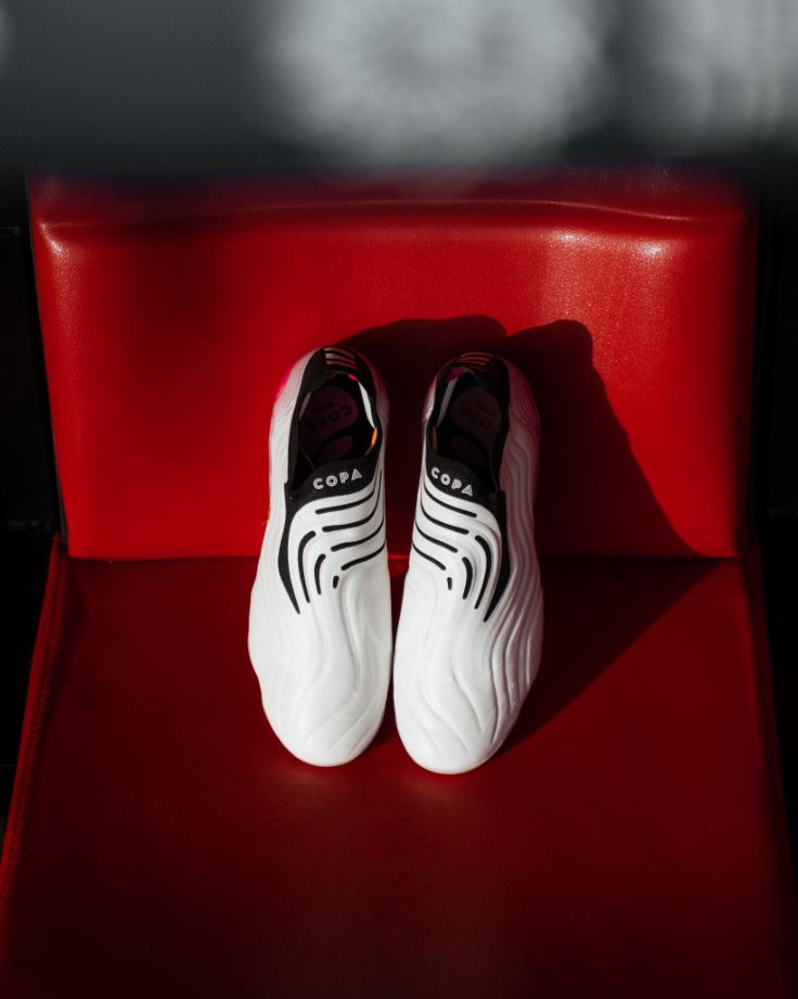 futbolemotion's tweet photo. Copa, con C de clase.
Descubre las @adidasfootball Copa Sense + del Superspectral Pack ➡️ https://t.co/cg5gO8vCIL
--
#adidasfootball #superspectral https://t.co/XgaAukuVJc