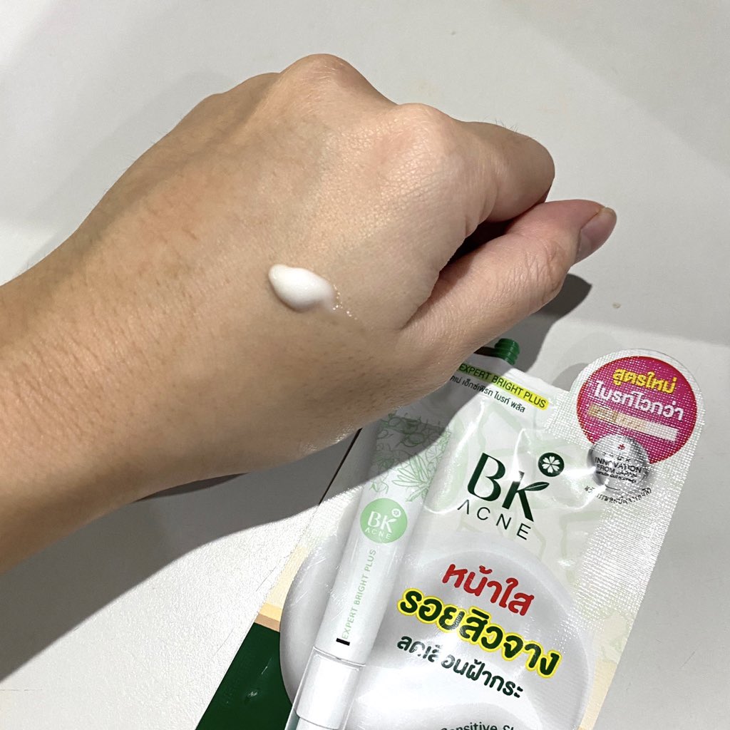 pokkong_'s tweet photo. ✨BK ACNE EXPERT BRIGHT PLUS ทุกคนอันนี้คือดีมาก เขาออกสูตรใหม่มา ไบรท์ไวกว่าเดิม ทาแล้วบางเบาไม่เหนอะ  เราลองใช้แล้วหน้าดูกระจ่างใส แถมรอยสิวจางไวไปอีก รีบไปตำกันค้าบที่ 7-11 นะ #ExpertBrightPLUS #ครีมช้างเผือก  #สูตรใหม่ไบร์ทไวกว่า https://t.co/CEq8ouMlxd