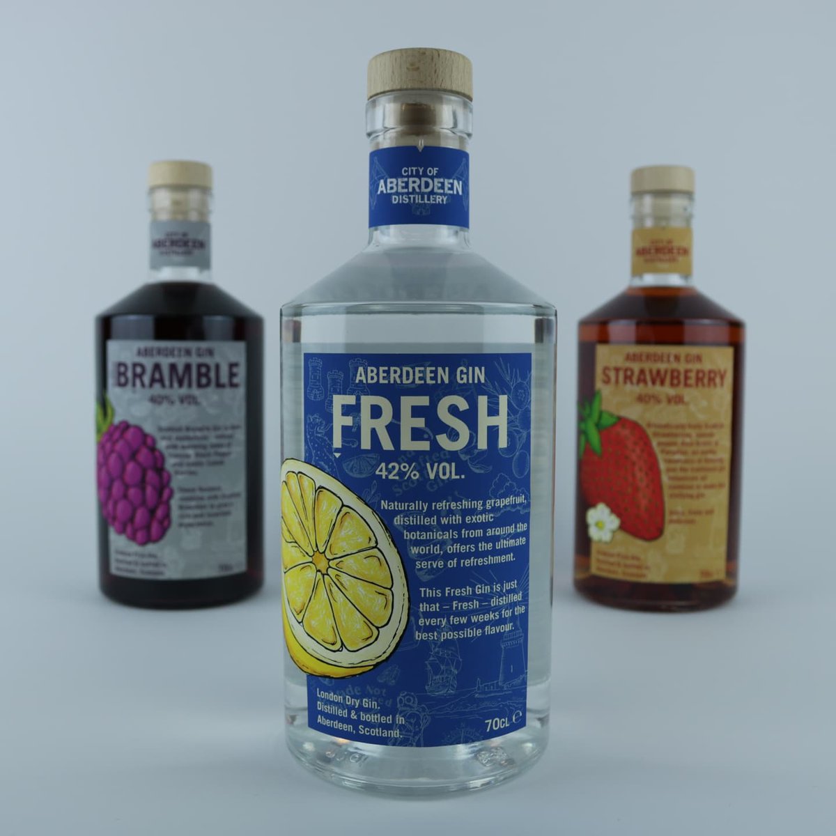 abzDistillery's tweet photo. Have you seen our new labels for our #FreshGin, #BrambleGin and #StrawberryGin? 🍓🍊🍇

Our Fresh Gin now contains more citrus oils for an absolutely exciting and gorgeous flavour. 🤯🥳😍🥰

Each label features a hand drawn hero botanical. 🍃

#Aberdeen #AberdeenGin #ScottishGin https://t.co/Ra9X08Wd59