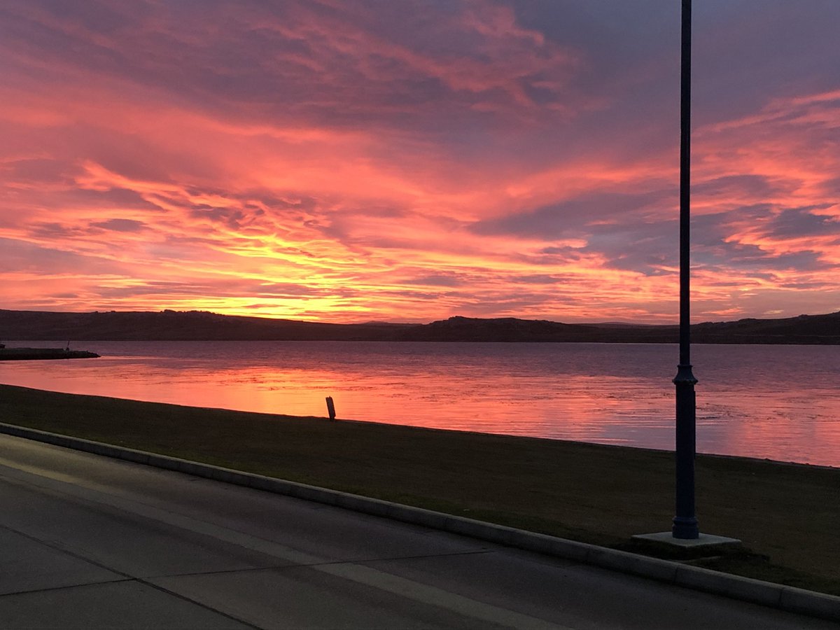 No filter and photo doesn’t really give this sunset justice. #falklands #sunsets #NoFilters #winterevenings