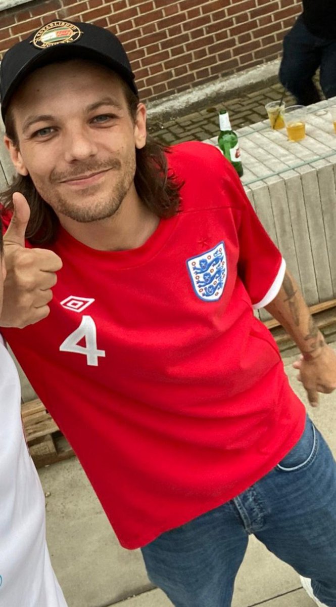loualimh's tweet photo. baby you're the end of june https://t.co/5u7WbxJ8jk