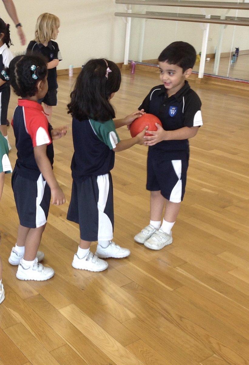 The Camels worked as a team to pass the ball backwards in different ways. BIG smiles all around 😊🐪💛 #WPSFS1C  <a href="/WPS_PE/">WPS_PE</a>