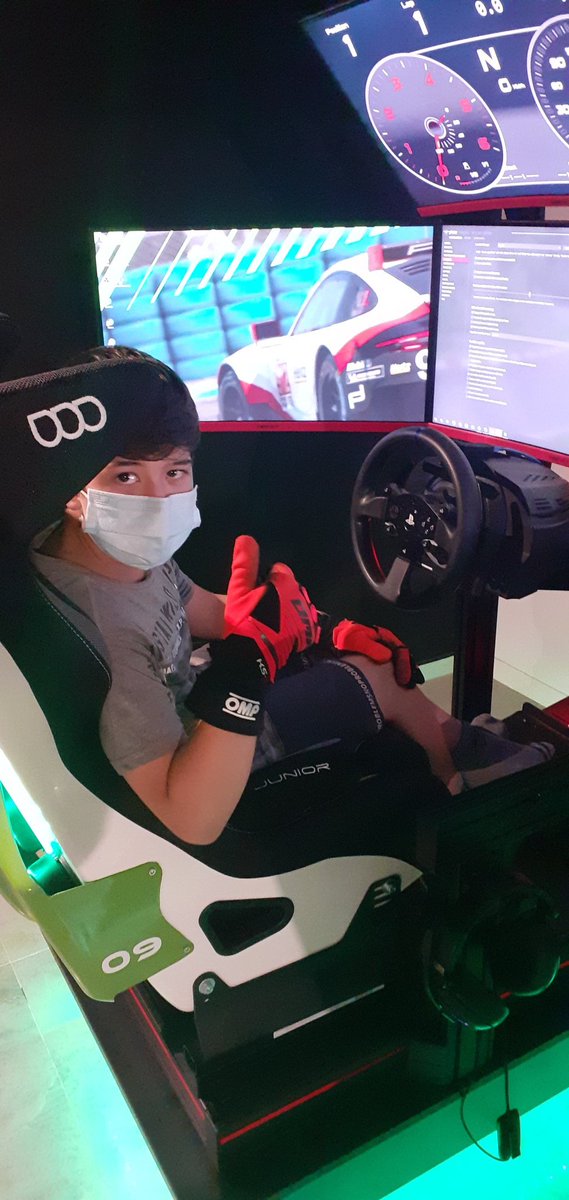 Ayer fuimos con <a href="/HiTECAITOR6/">HiTEC-AITOR6</a> al centro de simulación <a href="/SimracingMT/">Simracing Motorsport Terrassa</a> disfrutemos de los simuladores y del trato recibido. los que sois de Barcelona os invito a ir a probarlo, estuvo genial 👌👌👌