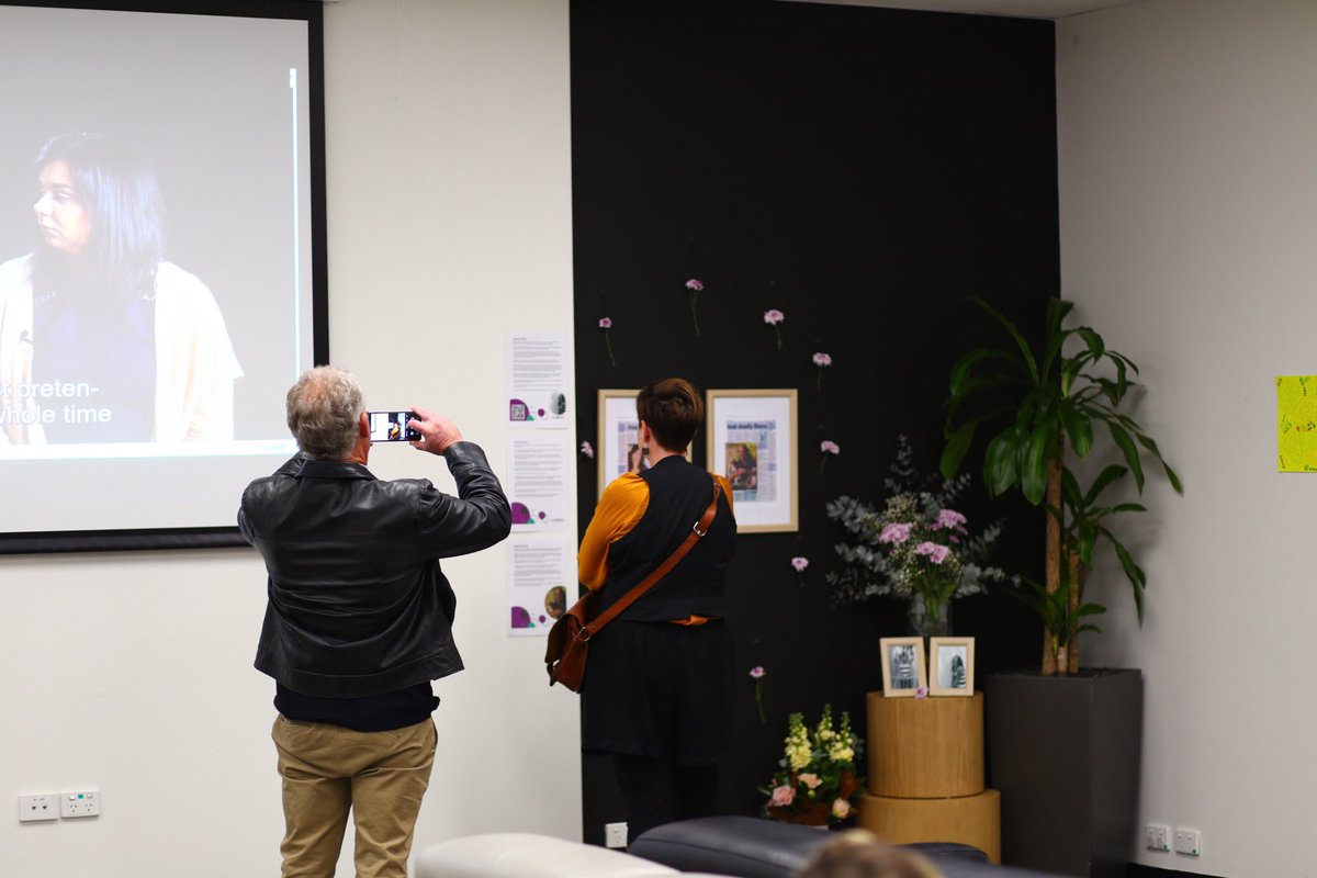 _samlai's tweet photo. Last night, I had the privilege of launching LELAN’s Laneway of Lived Experience - an interactive artshow showcasing the lived experience community’s experiences through COVID and other uncertain times. 

For more information, head over to our website: https://t.co/Hn6KUboKqD https://t.co/8wdfFHL4i5