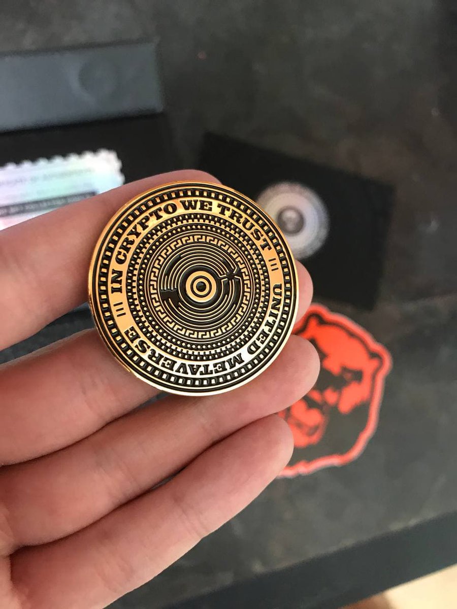 thehateart's tweet photo. Hey #NFTCommunity , how are you there? 💀✌️
Almost forgot to show you my physical copy of NFT collectible coin by @musketon
Guys, this is 🔥🔥🔥
#NFTcollectibles #nftcollector #musketon https://t.co/R61YPVSZ7d