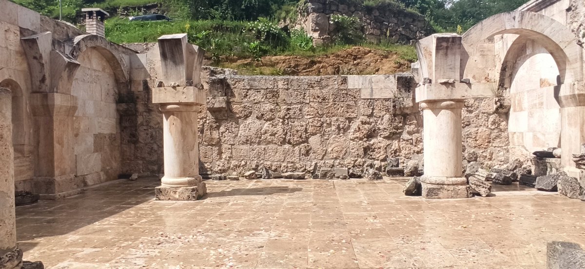 Hi everyone, due to a problem with the ventilation
 system in our office, we decided to spend some time outdoors and collect the trash that the bad guys had scattered about let's see pictures ^_^

#worldsave #rufollowme #photo #photography #nature