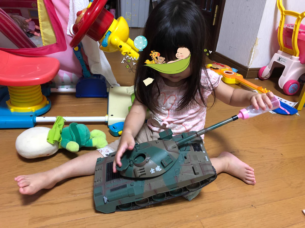 4人の子供を育ててきたけど…戦車にミルクをあげているのは初めて見た！