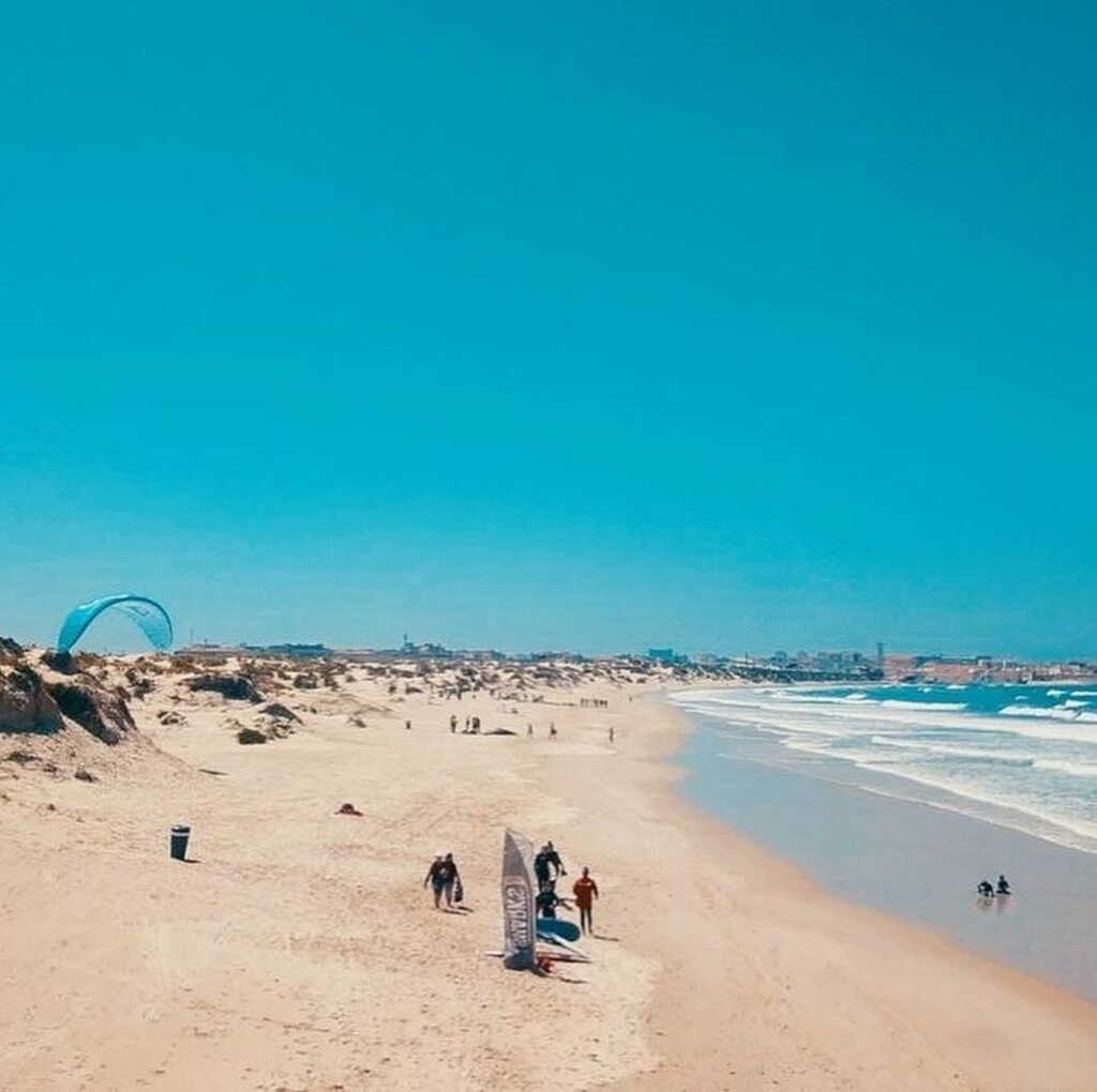 Beach break activity holiday done the Snomads way! Join us in Portugal for a week of surfing, climbing, CrossFit, yoga and of course some sunbathing and relaxing! 
Over on our stories right now we are going through our Covid policy, answering your questi… instagr.am/p/CQvSwjVj94g/