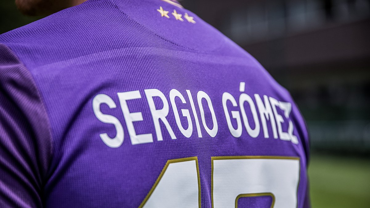 rscanderlecht's tweet image. Van La Masia tot Neerpede. Bienvenue à Bruxelles, @sergiogm_10. 🟣⚪ #Gómez2025