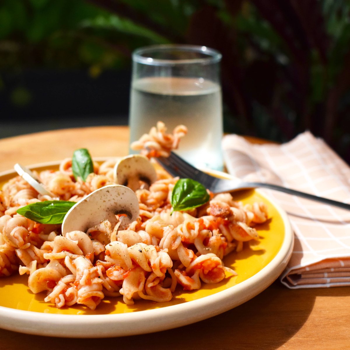 Nos nouvelles pâtes protéinées enrichies à la poudre de vers de Buffalo sont là 🙌 !
Des ingrédients simples et bio pour un repas équilibré et sain 🐛😍
Pour les goûter, c'est juste ici 👉 bit.ly/2UTNU1C

#jiminis #insectecomestible #pasta #insectes #siminietsibon