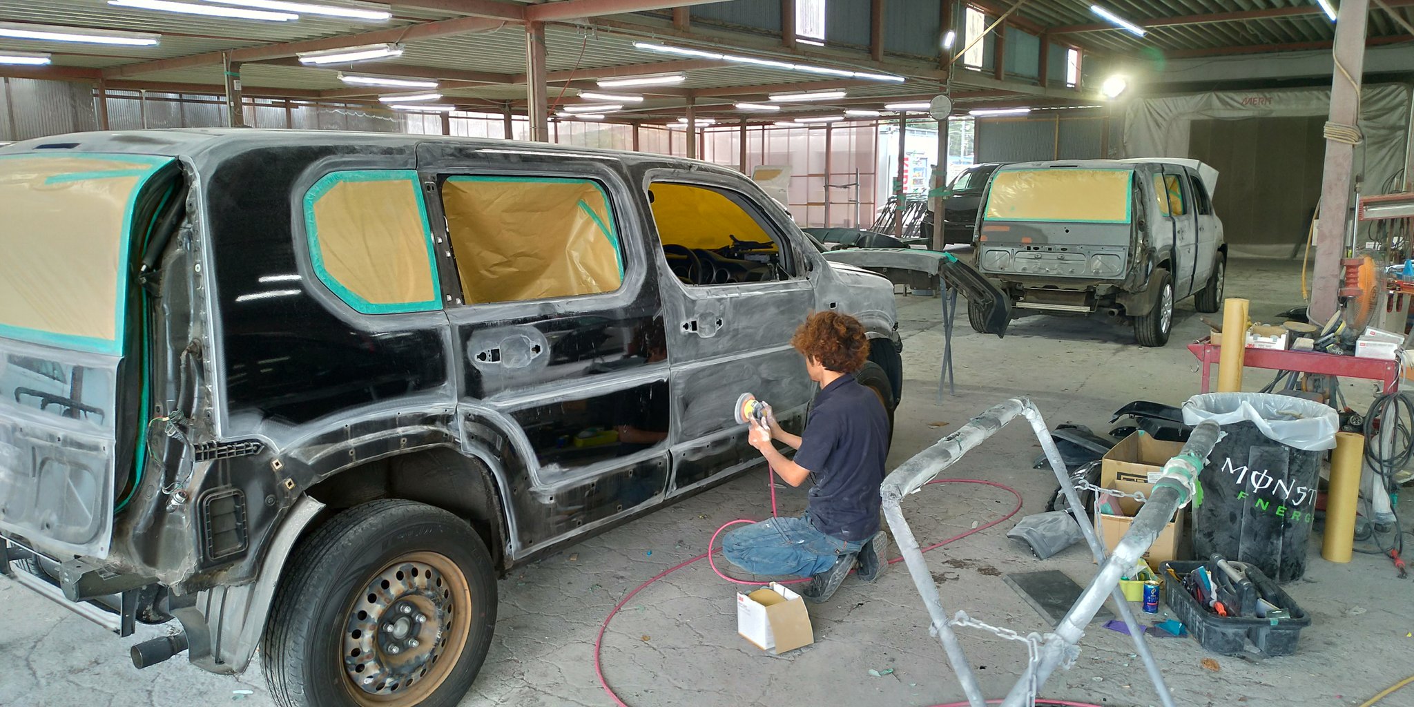 Gとdがcとtで何 クロスロード 2台まとめて進行中 どっちも Jeep アンヴィルグレー でチッピングいくのとマットブラックいくやつ ホンダクロスロード アウトドア キャンプ キャンプ好きと繋がりたい 板金女子 塗装女子 車中泊 キャンピングカー