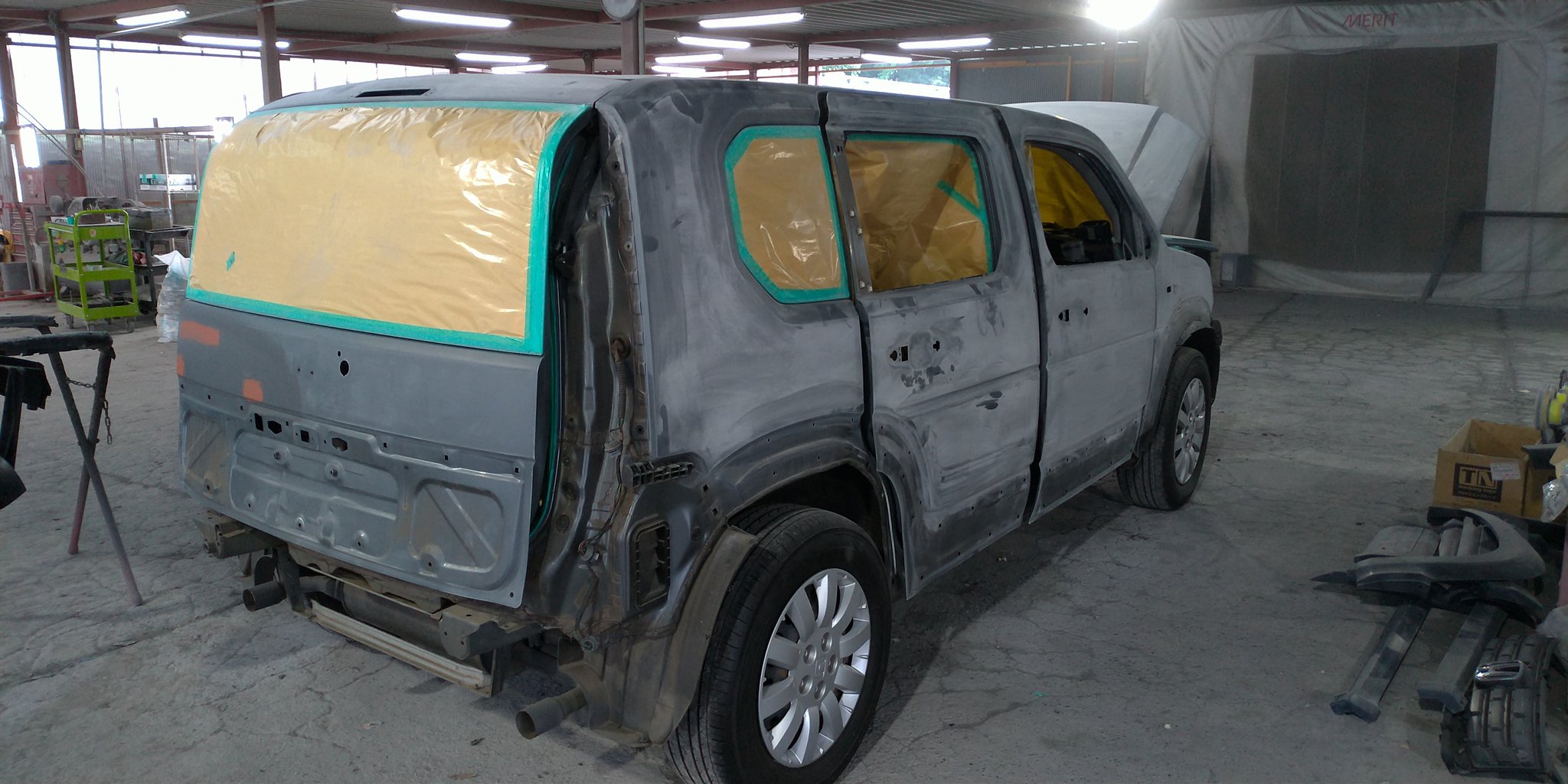 Gとdがcとtで何 クロスロード 2台まとめて進行中 どっちも Jeep アンヴィルグレー でチッピングいくのとマットブラックいくやつ ホンダクロスロード アウトドア キャンプ キャンプ好きと繋がりたい 板金女子 塗装女子 車中泊 キャンピングカー