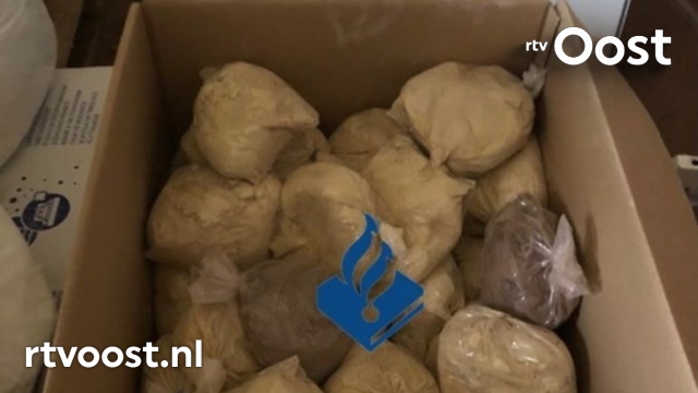 Zoon Enschedese onderwereldbaron langer achter tralies voor drugshandel, wapenbezit en poging doodslag. #rtvoost.