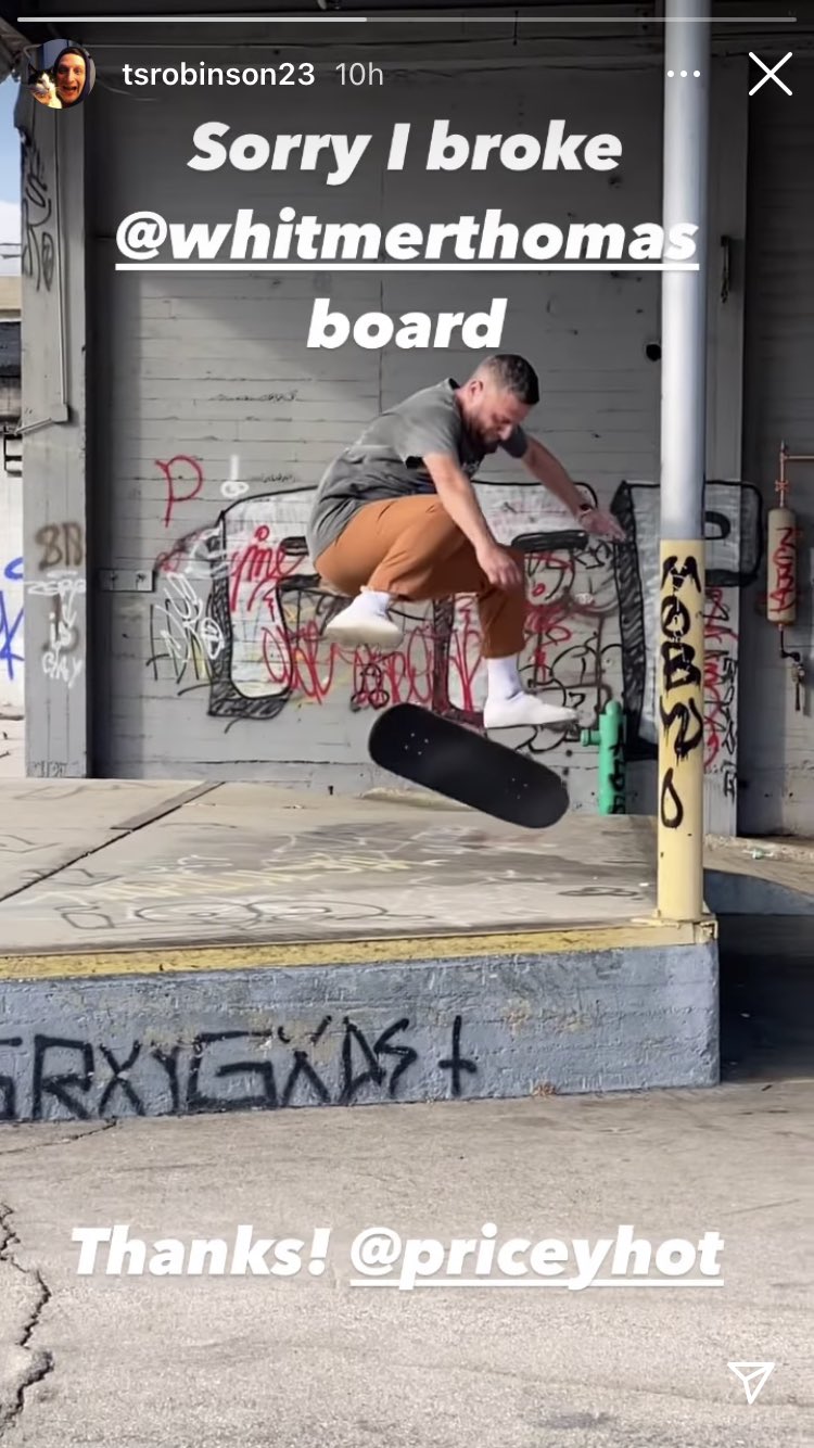 willy 🌜💧 on X: “Tim Robinson skates!? And has a sick frontside 
