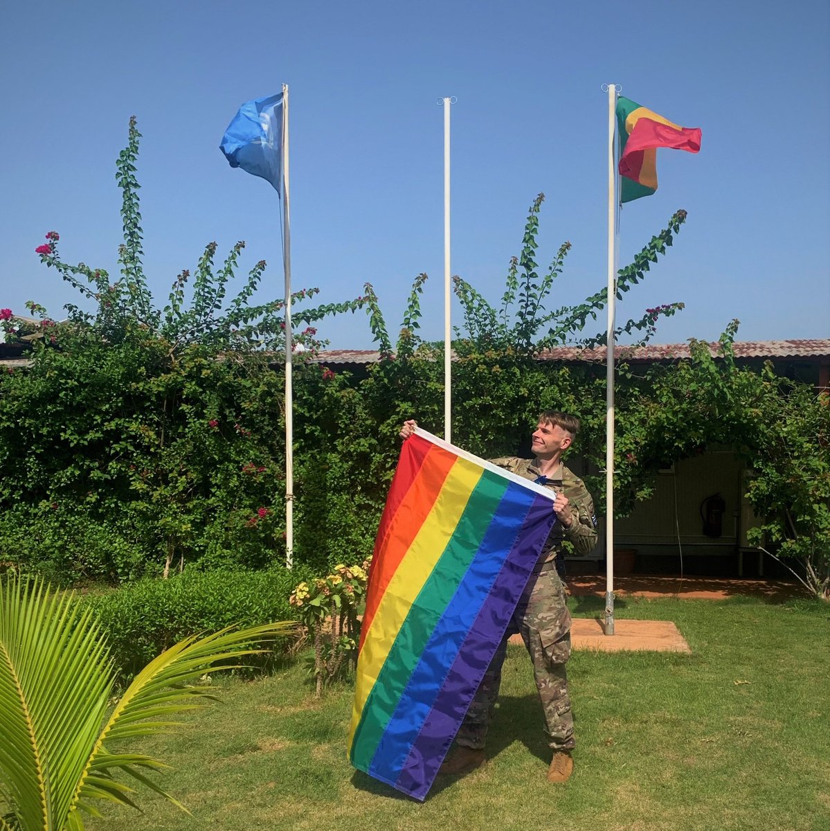 JaimePh85655360's tweet photo. As Pride Month comes to an end, a reminder that human rights are for everyone.
#PrideMonth #humanrights #LoveIsLove

Special shout-out to @TravisHalleman, both for the inspired photo, and for reminding me that unfortunately, uncomfortable conversations still need to happen. https://t.co/GZbB1reC5J