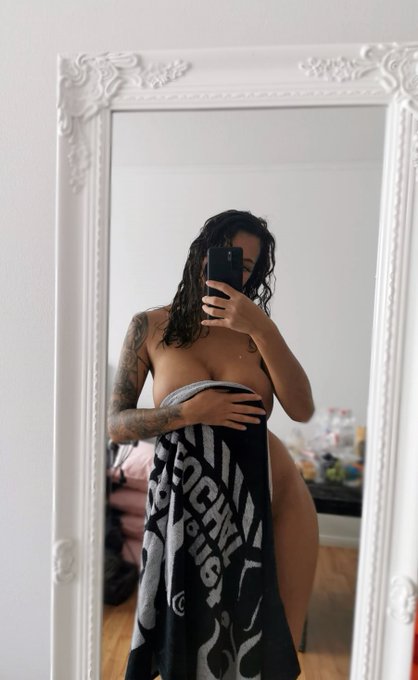 Hey du! :) Neeeeein ich war nicht duschen - nur Gassi! :D Sehr erfrischend heute - angenehm aber kalt<a href="/tag/rainyday"class="tags"><span>#rainyday</span></a><a href="/tag/enjoy"class="tags"><span>#enjoy</span></a><a href="/tag/browneyedgirls"class="tags"><span>#browneyedgirls</span></a><a href="/tag/raindrops"class="tags"><span>#raindrops</span></a><a href="/tag/brownies"class="tags"><span>#brownies</span></a>