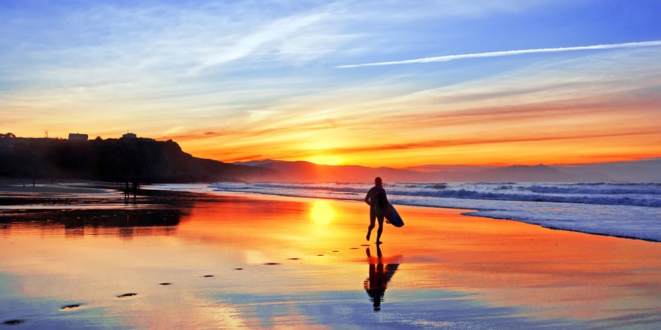 Finding the perfect wave 🌊 is easier with this guide. Discover the advantages of surfing in #Spain, when you can do it and where! Our beaches are waiting for you! 🤗

bit.ly/3gX3Gz0  👈

#YouDeserveSpain #VisitSpain #SpainSport #Surfing #SurfLovers