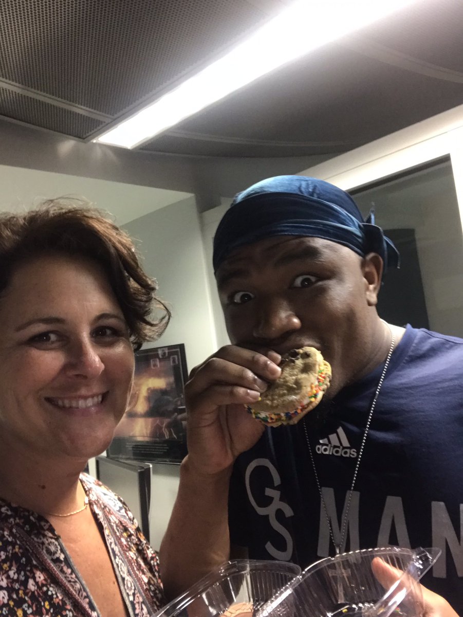 Shouting HAPPY BIRTHDAY to this 19 year old!!! So glad you’re here Montae. 😁🎈🎂💙 🦅<a href="/MontaeMaxwell2/">mm</a> <a href="/GSAthletics_FB/">Georgia Southern Football</a> <a href="/coach_sloan/">Coach Scot Sloan</a>