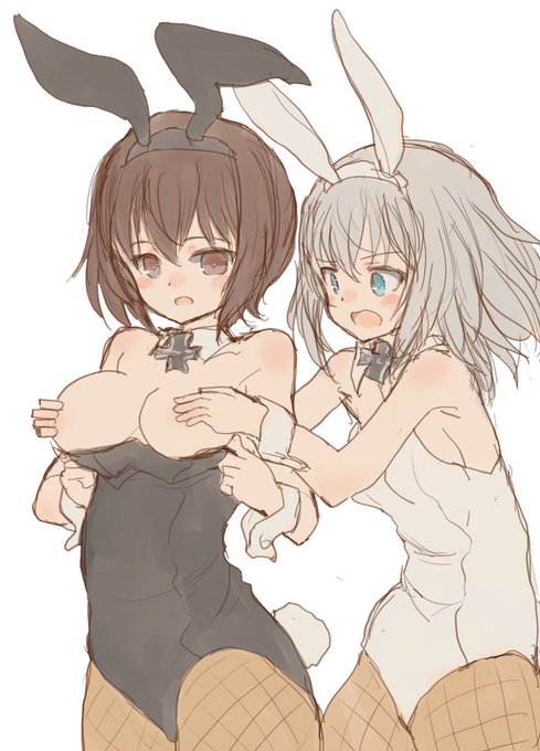 #西住まほ誕生祭2021 
勢いよくはみ出してしまった部分をエリカにフォローしてもらうまほ。こういうこともたまにはある、と思います。 