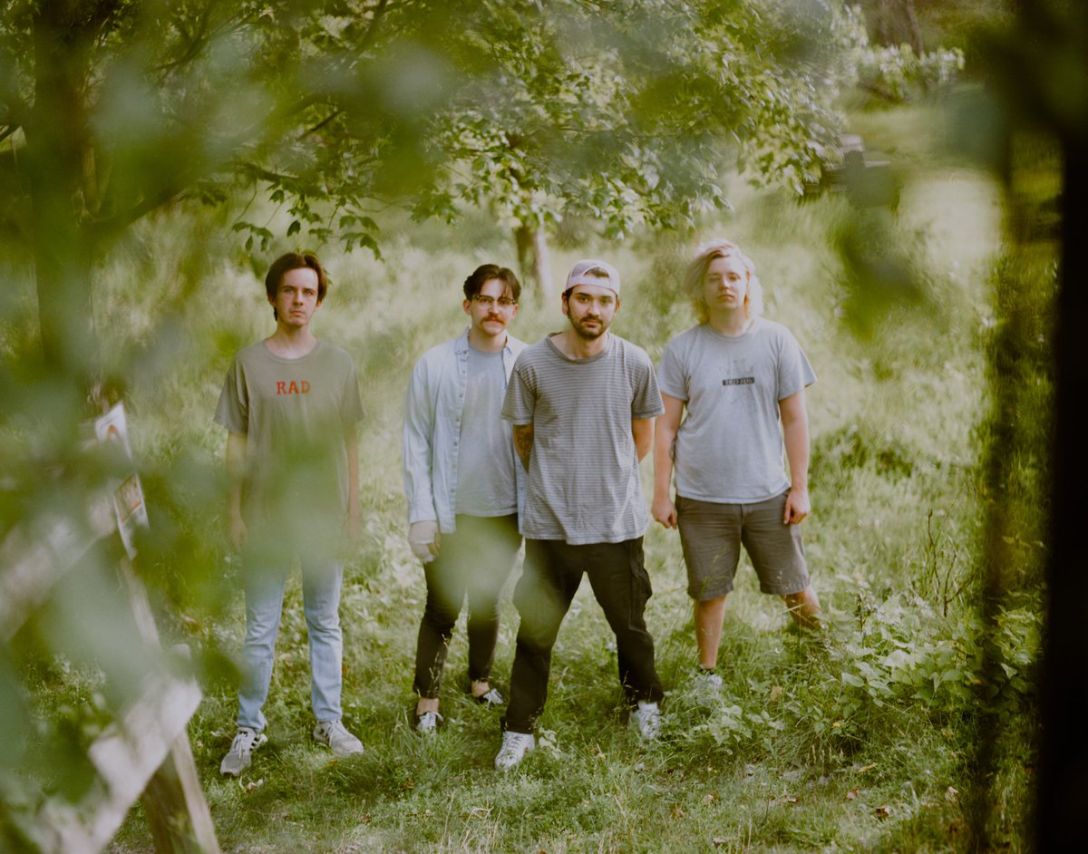 ~THREE DAYS~

Is That So?

1. Sorry
2. Tightrope
3. Irish Blood Goodbyes
4. Pure Emotion 
5. Eyes Turn Red 
6. Fade
7. Talking Leaves 
8. Foreign Language 
9. 1130
10. Not Right
11. Fitter 

📸: Matt Sledz