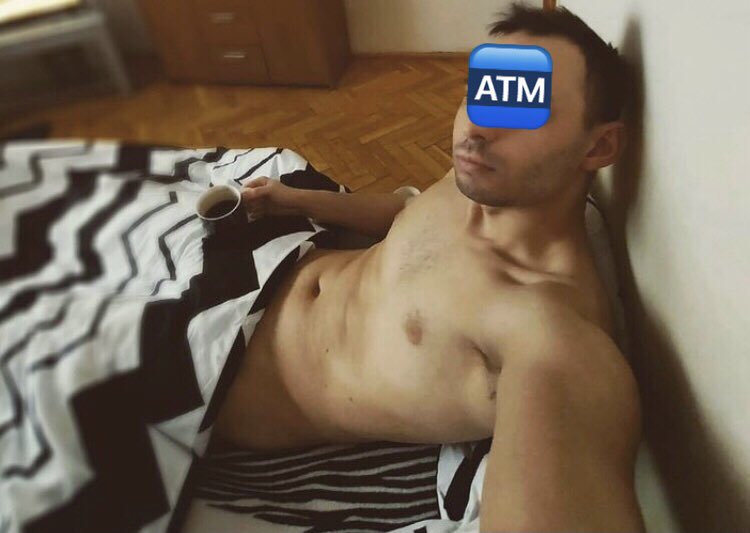 CashmasterAbdel's tweet photo. Wsh les babtou, journée terminée , venez me servir , soumettez vous à la puissance, vous êtes inférieur et vous le savez , ne résistez pas ! 🦶🏽🔥😌🇩🇿🇩🇿🇩🇿🤑🤑 #moneyslave #cashmaster #findome #paypig https://t.co/udOqkTTcsC