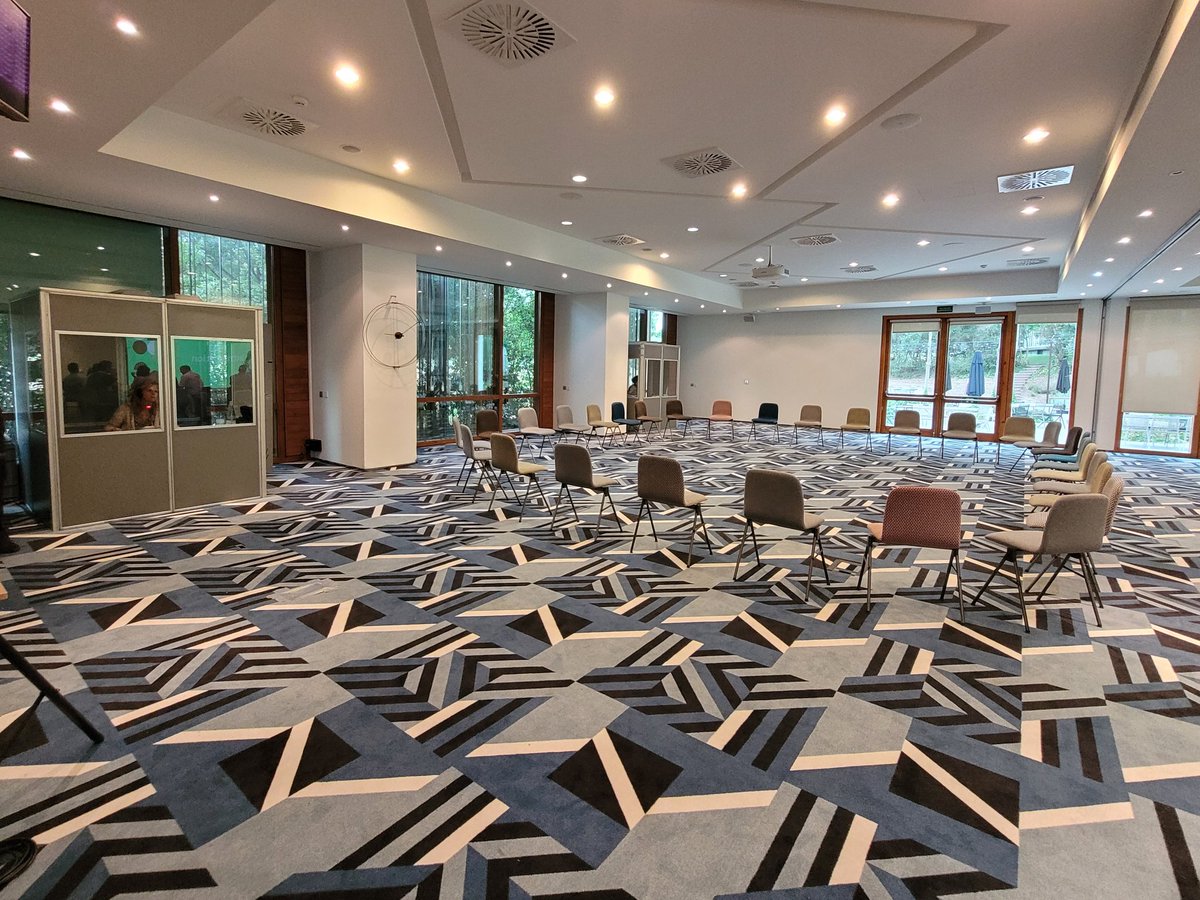 Interidea_int's tweet image. Volvemos a la presencialidad con interpretación simultánea EN&lt;&gt;FR en un evento corporativo. Contamos con una cabina doble por intérprete para garantizar la seguridad. ¡Será la primera de muchas! #eventos
