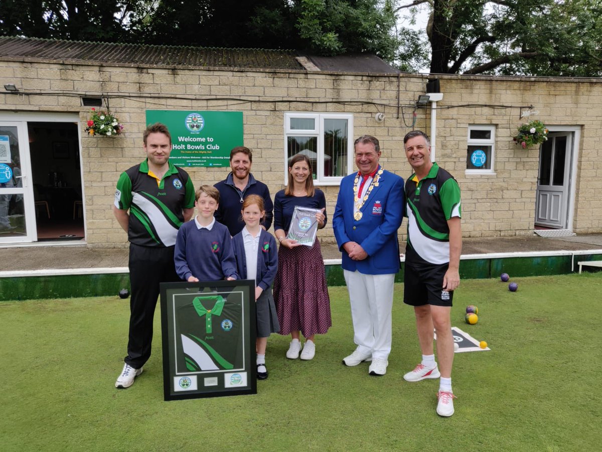Holt Bowls Club tweet media