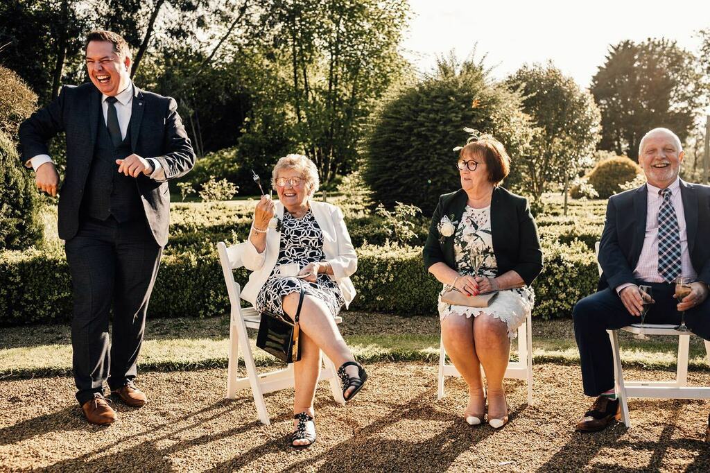 Shock &amp; Awe! 
<a href="/glosmagician/">Richard Parsons</a> Richard keeping wedding guests suitably spellbound with his incredible magic 🪄 instagr.am/p/CQvYCPNBm0K/