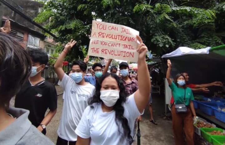 Myanmar_Now_Eng's tweet photo. Despite arrests and intimidation, youths in Yangon protested against Myanmar's military dictatorship today (Jun 30). 

Photos: CJ

#WhatsHappeningInMyanmar https://t.co/U2QMsQYKpm