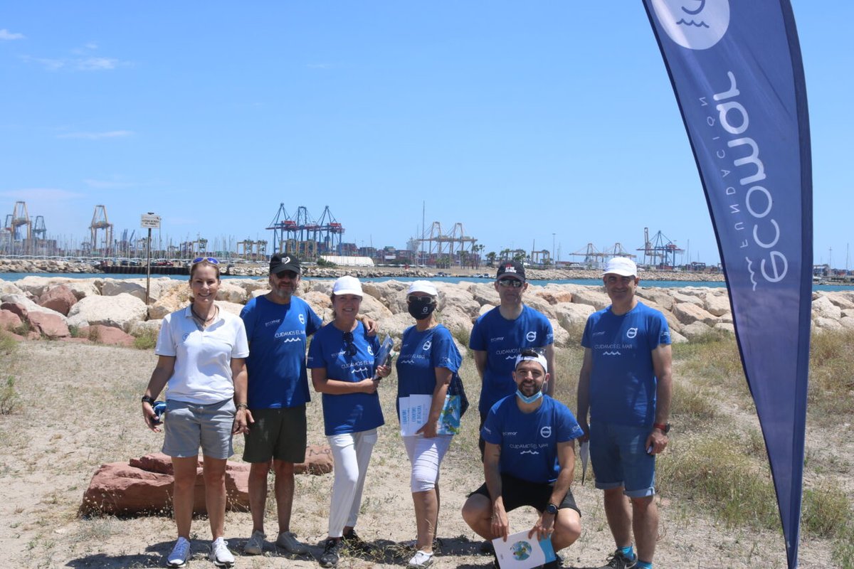 autosweden's tweet photo. El pasado día 26 de junio convocamos en la# Playa de #Pinedo donde #AutoSweden, tu concesionario #Volvo en #Valencia y #Gandía,  junto con la #FundaciónEcomar, para retirar #plásticos y demás #residuos de la misma. Pincha para ver resultado.

https://t.co/R3erzUgxRj https://t.co/X6CknkxdMD