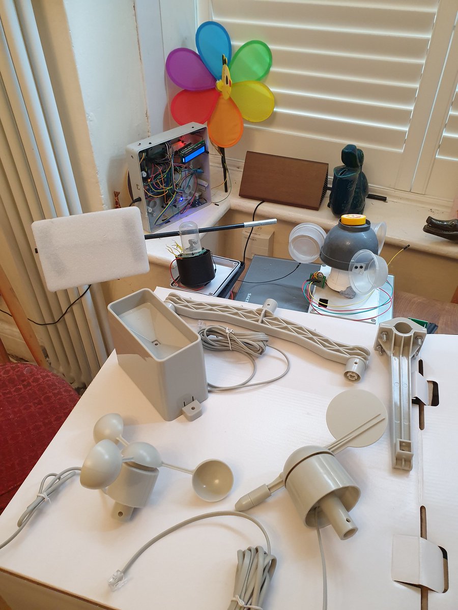 SteveioC's tweet photo. Who would buy an incomplete #WeatherStation missing MCU, circuits and sensors?  And why don't they #3dprint their own?  

https://t.co/ioDpMfCDb8

#InternetOfThings #Arduino #SparkFun #SmartNetworkDevices #MicroElectronics #Meteo https://t.co/eMNZXrynSq