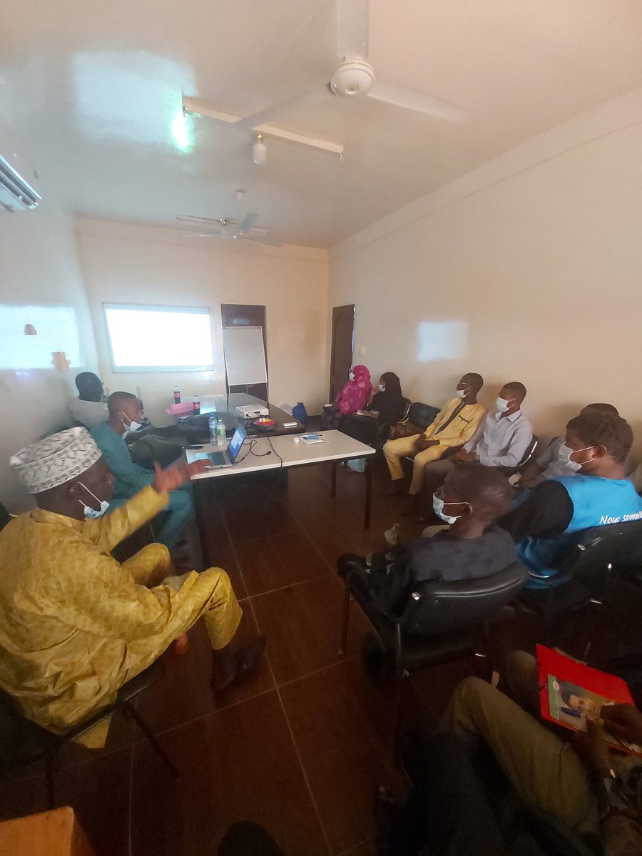 ProgramVNUNiger's tweet photo. Présentation des opportunités de #volontariat à la jeunesse de #Maradi pour découvrir le programme et procéder à l'auto enregistrement des candidats.
#noussommeslinspirationenaction https://t.co/9Xz29Fx0ul