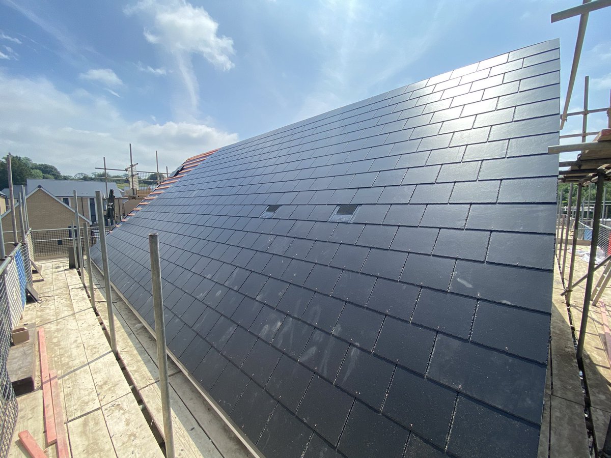 RoofingPrice's tweet photo. I always enjoy visiting a @StModwenHomes site - well run, tidy and the #Littlecombe site in Dursley is looking great. We are currently on the last phase #roofing 🏘🌞 https://t.co/WSNZkZY73K