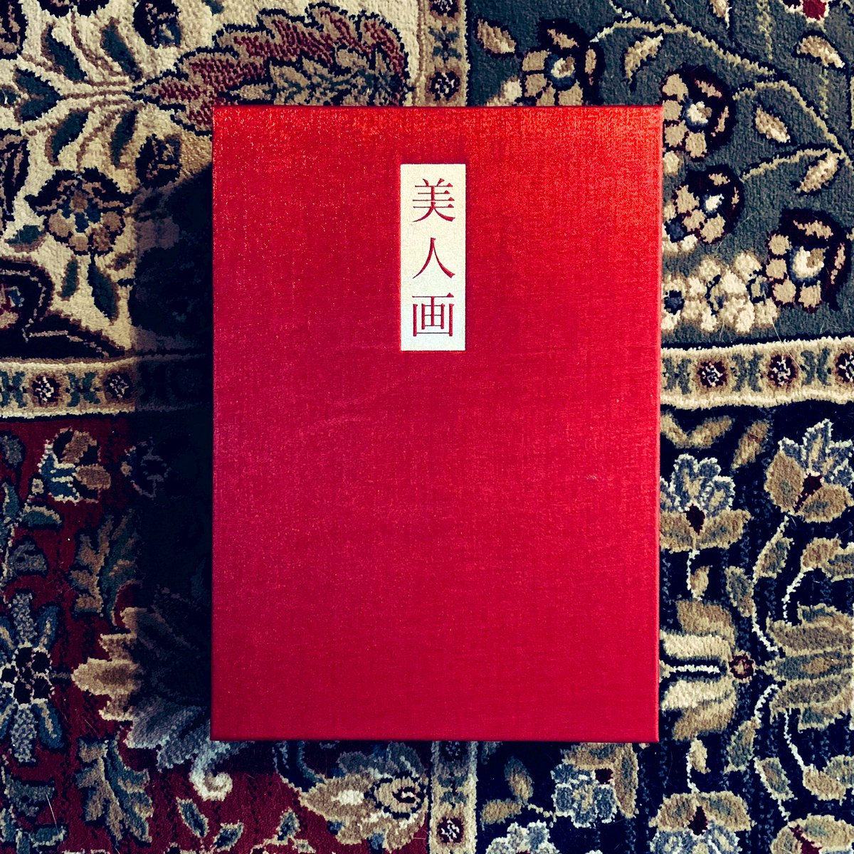 mmythosmanga's tweet photo. Les Femmes en estampes - 2019. Recueil paru chez Hazan et compilant des #estampes #BijinGa. Au travers des œuvres de #Utamaro, #Eisui ou encore #Hokusai, une célébration de l’idéal féminin durant la periode d’Edo. https://t.co/UhTnN0mHkS