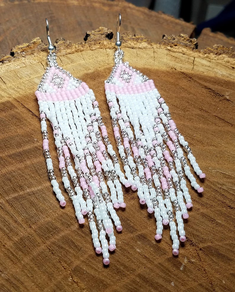 etsy.com/listing/692437…
#giftforher
#beadedchandelier
#beadedearrings
#dangledropearrings
#chandelierearrings
#extralongearrings
#seedbeadearrings
#beadworkearrings
#beadeddropearrings
#boho
#dangleearrings
#pinktheme
#statementearrings