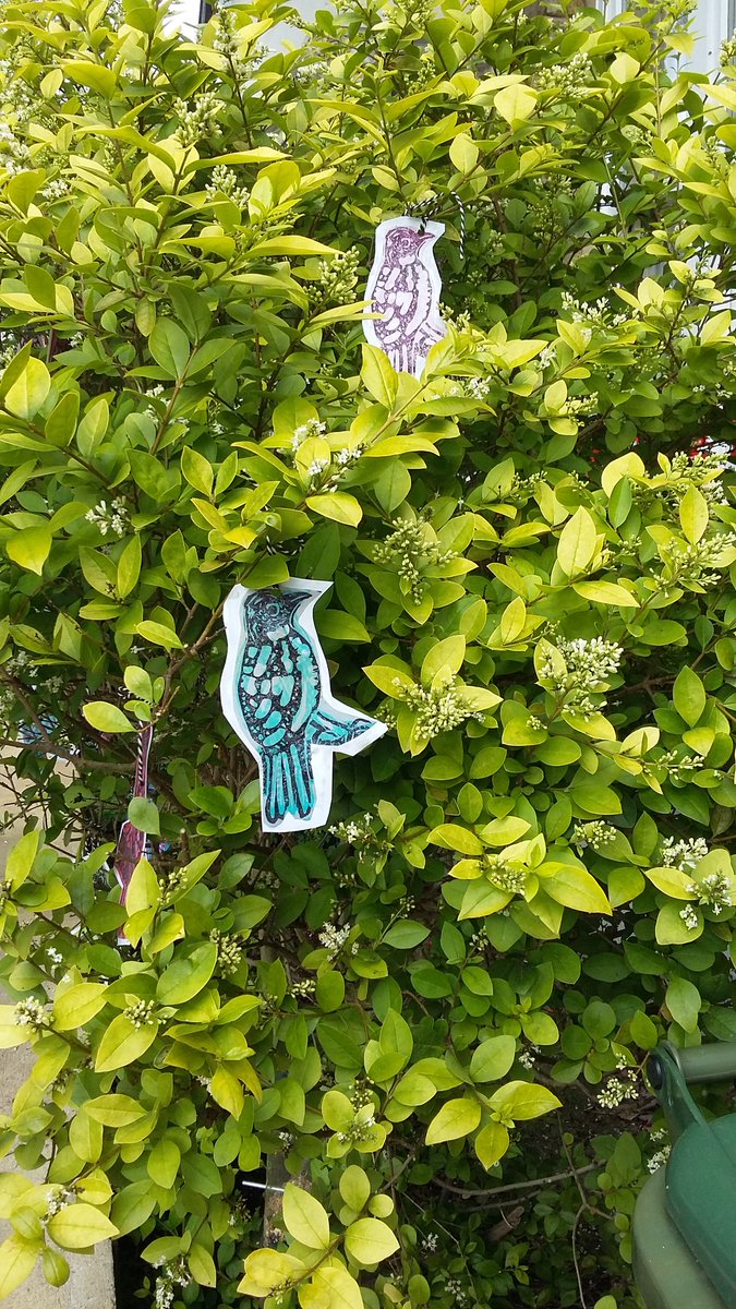 E17Printmaker's tweet image. Hello @E17ArtTrail Burdies are Go ! Venue 39. Privet View. 8 Clacton Road E17
Inspired by @annatheartist @Inky_Cuttlefish #lockdownchallenges
#linoprinting
#moweeburdies