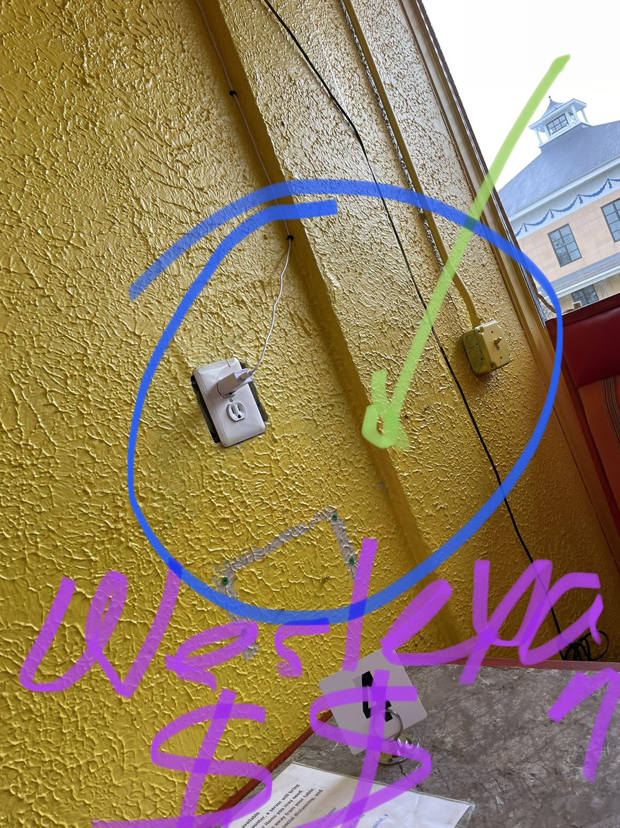 BlueITProject's tweet image. #Connectivity is now top of our basic needs as humans, family members, students, professionals in the workforce or trying to re-enter. Today, the #BlueITProject will use @Twitter 2 share some #DiscussionTopics on “Economics and You”. #ELab w/ #ZeDGoBlue anybody? #TheFutureIsNow