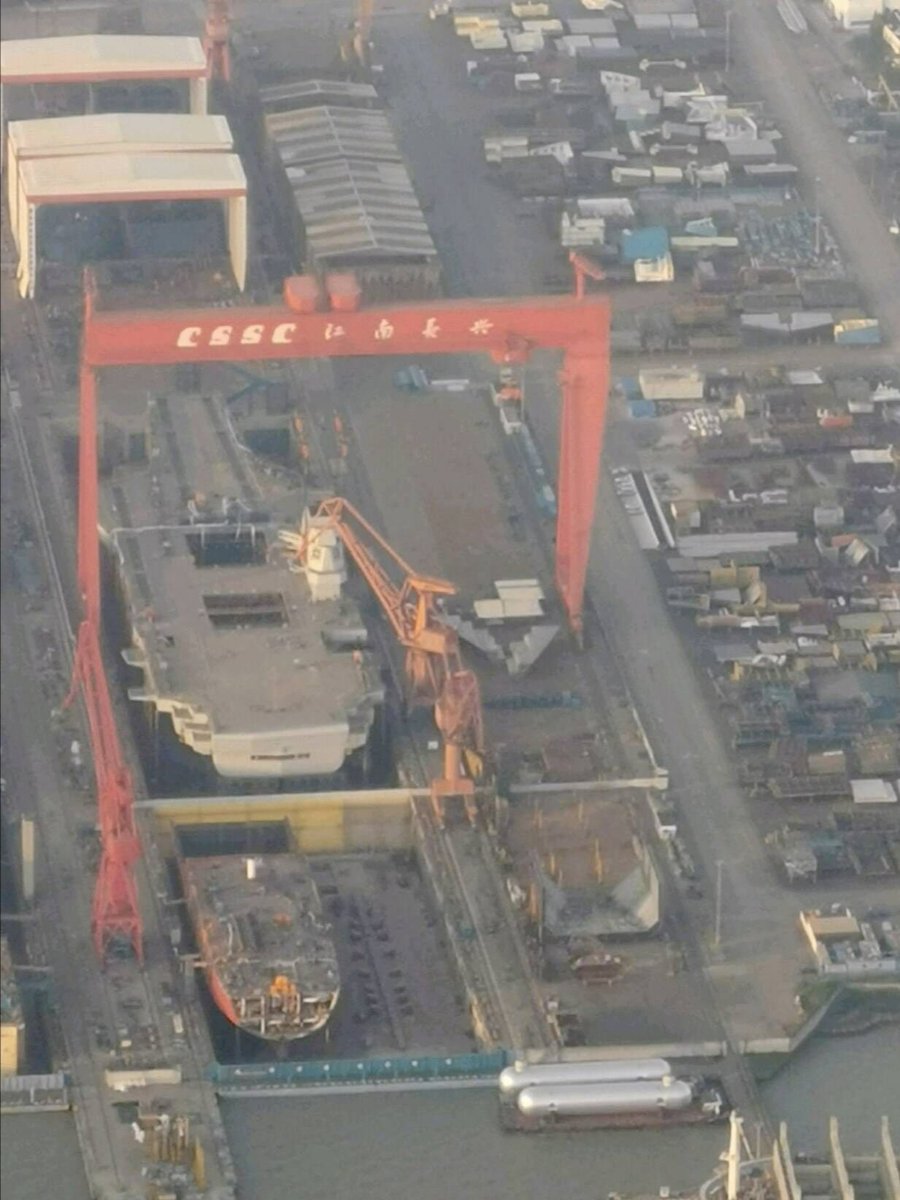 RupprechtDeino's tweet photo. Finally here a clear image of the full carrier including its installed island.

(Image via Tieba) and thanks a lot to @raz_liu https://t.co/orewwGVuz3