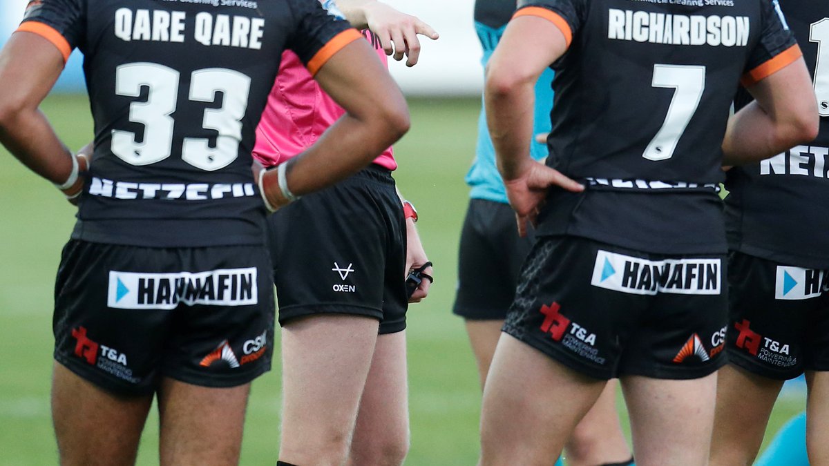 Kit partners and superb supporters of the Tigers, <a href="/HannafinLimited/">Hannafin Contractors Limited</a>, donated £500 to our off-field staff and commercial partners Yorkshire Three Peaks Challenge!

A brilliant donation for <a href="/pwhospice/">The Prince of Wales Hospice</a> 🧡 Well done all at Hannafin! 👏

#ReadyToRoar | #COYF