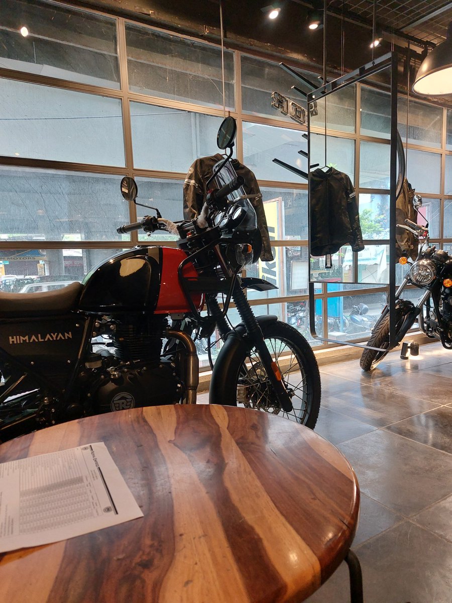DubeySamarth's tweet image. Waiting for more than 7 hours to get the delivery of #RoyalEnfieldHimalayan but the support and responsiveness is so pathetic they are not even able to allocate the chasis number to my vehicle which is standing right infront of me.
#royalenfield #himalayan #RE #eichermotors
