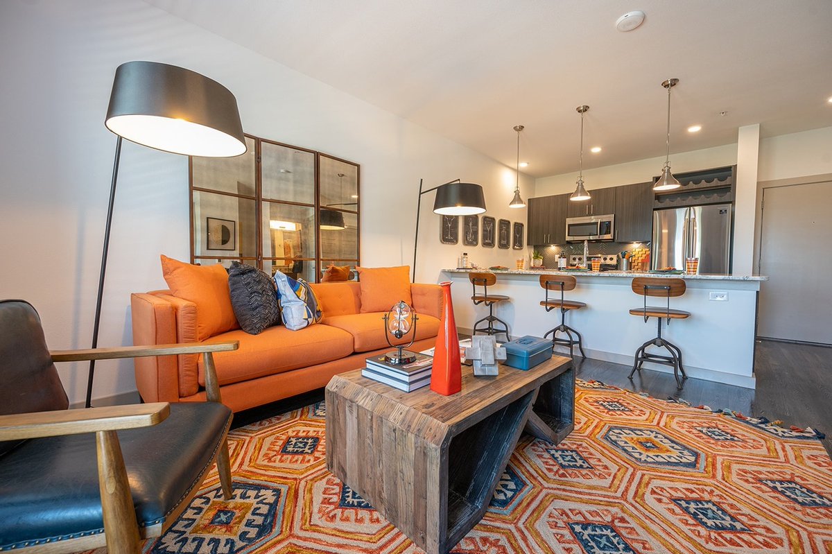 kwaconstruction's tweet photo. How it started vs. how it's going๐
When we start a #multifamilyproject, we think about the future residents who will call it home & Axiom HUB 121 was no different. Our team completed #construction over 6 months ago & with its high-end amenities, it remains one of our favorites. https://t.co/ljCUly3irK